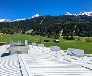 Natürlicher Rauchabzug und Lüftung für Müsliproduktion in Tirol