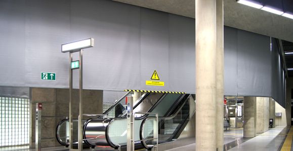 Lebensrettende Rauchschürzensysteme im U-Bahnhof Köln - Heumarkt
